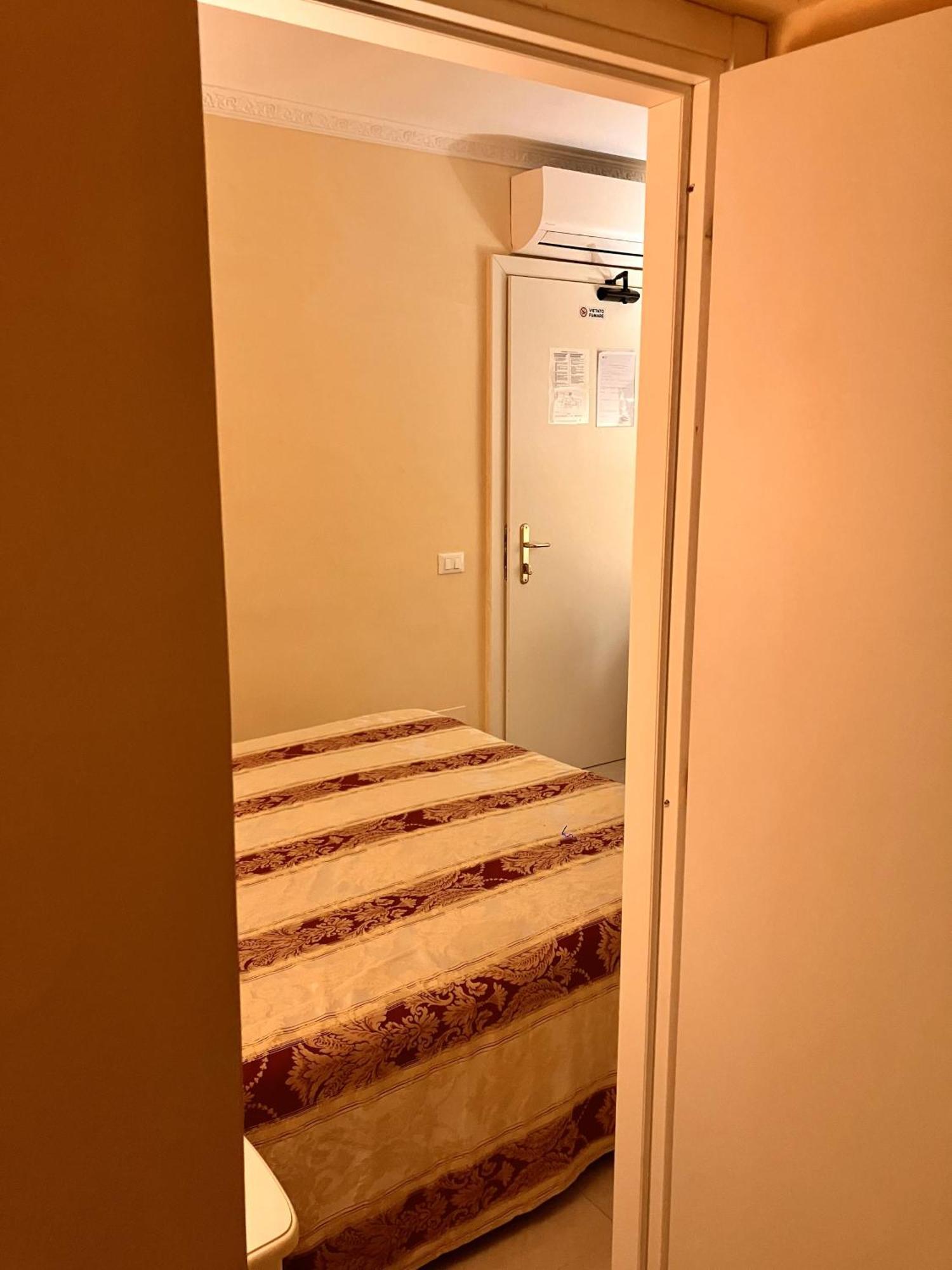 Hotel Erdarelli Рим Екстер'єр фото