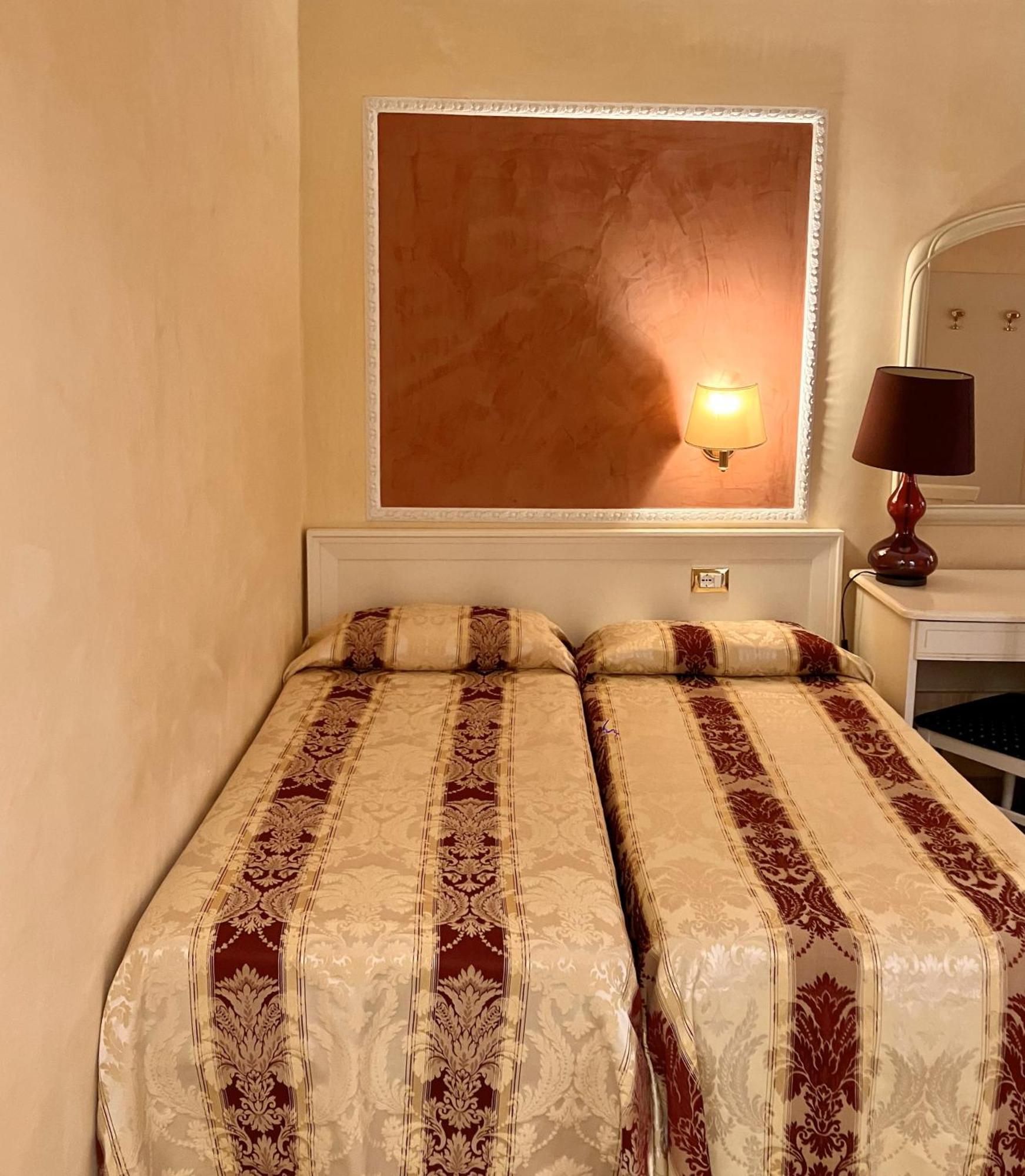 Hotel Erdarelli Рим Екстер'єр фото
